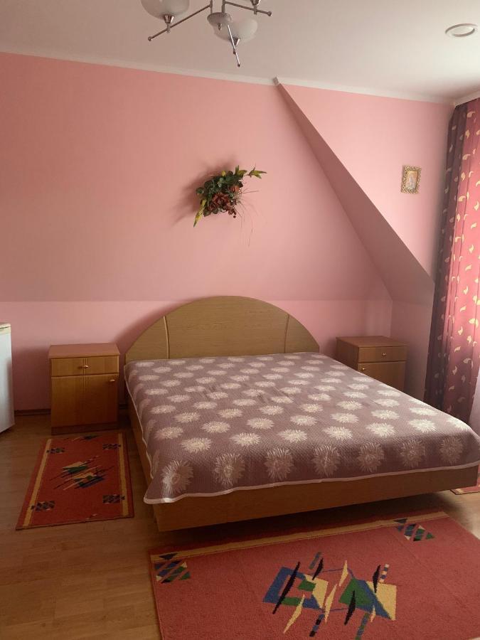 スヴィチャス Комфортабельный Коттедж Bed & Breakfast エクステリア 写真