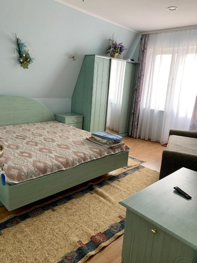 スヴィチャス Комфортабельный Коттедж Bed & Breakfast エクステリア 写真